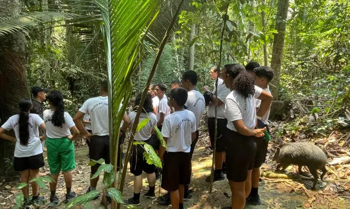 Policiais Militares Mirins Ambientais participam de atividade educativa no Dia das Crianças em Candeias do Jamari